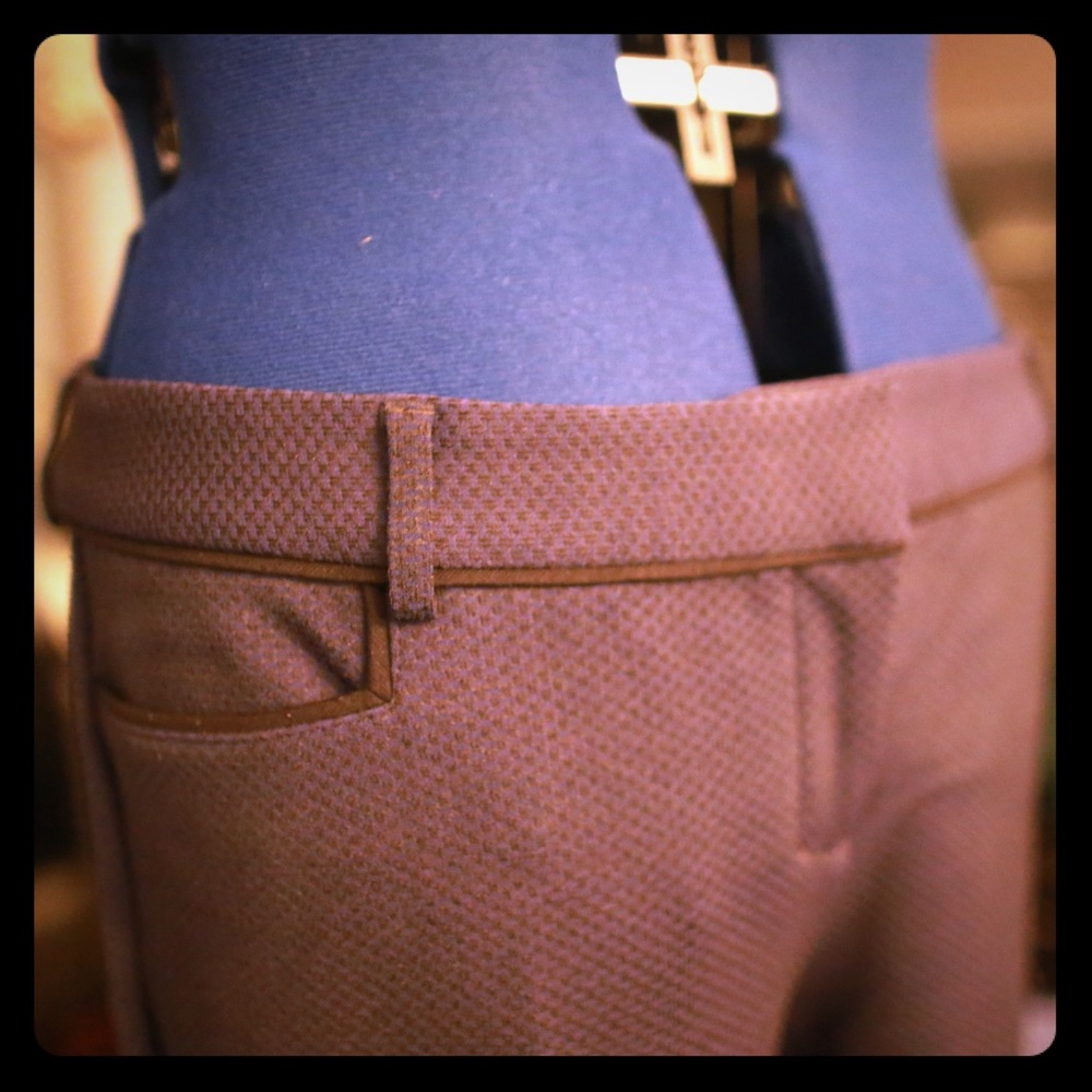 Express Mid-Rise Barely Boot Columnist Pant - 12 R - image 1